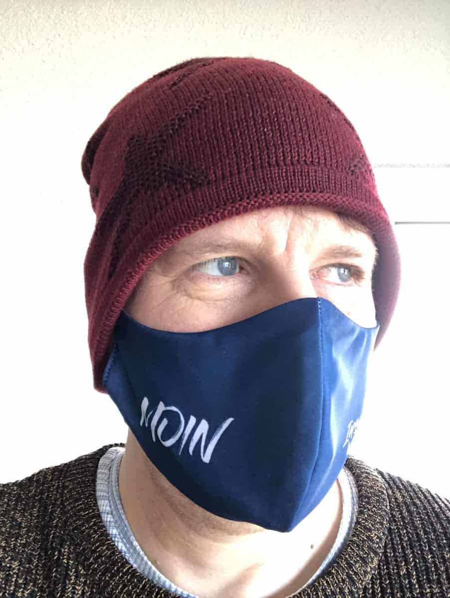 Menschen hinter Masken behindthemask